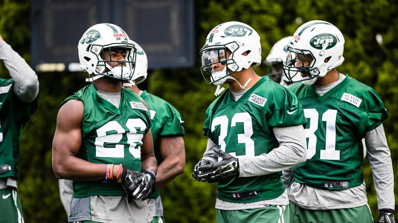 Best Images from Day 2 of Rookie Minicamp