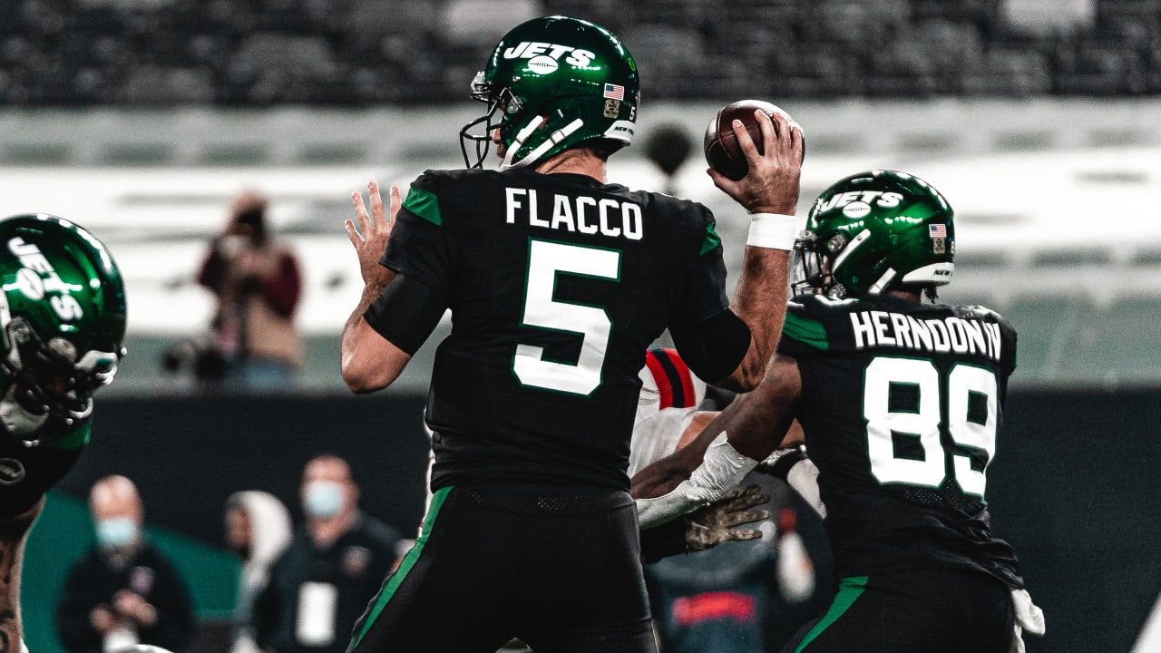 Jets' Flacco to start again for injured Darnold vs. Dolphins