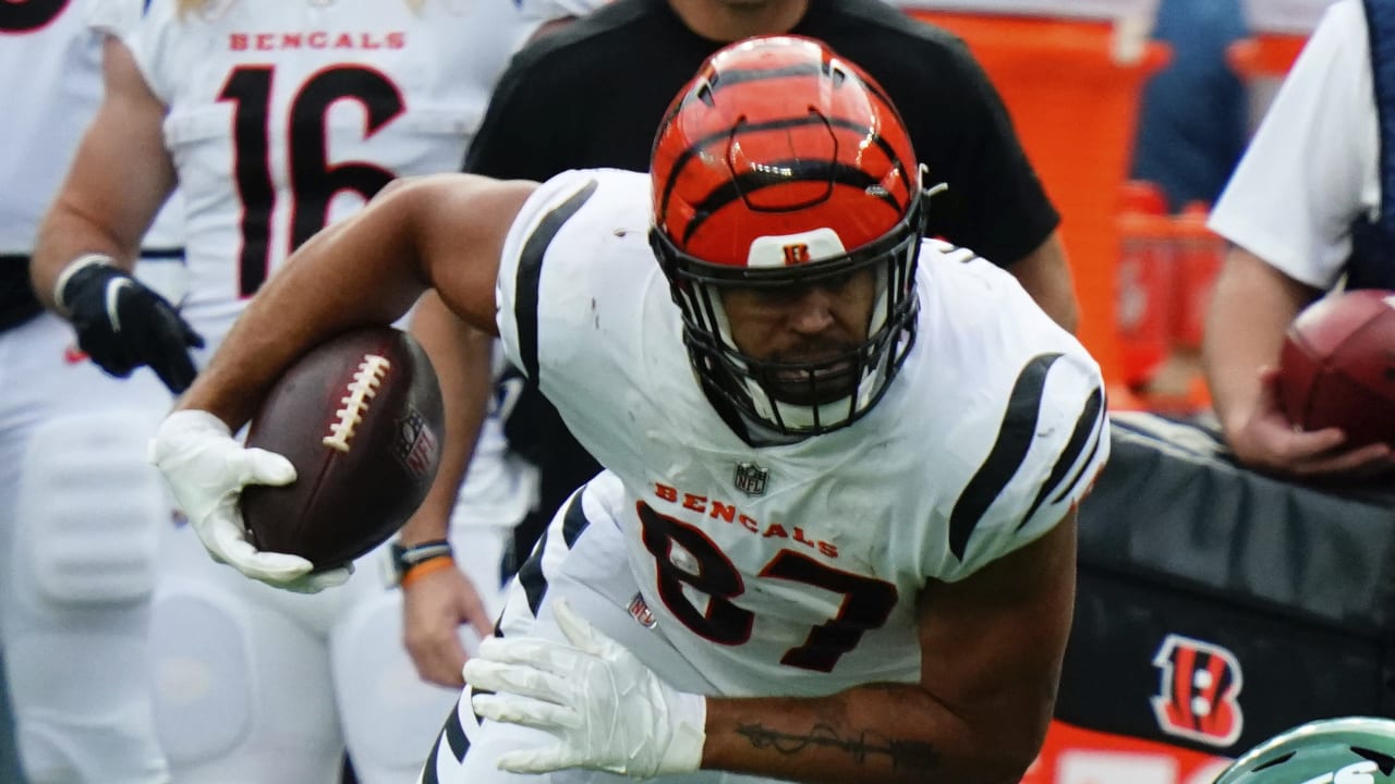 Jets sign another asset for Zach Wilson — Bengals' C.J. Uzomah