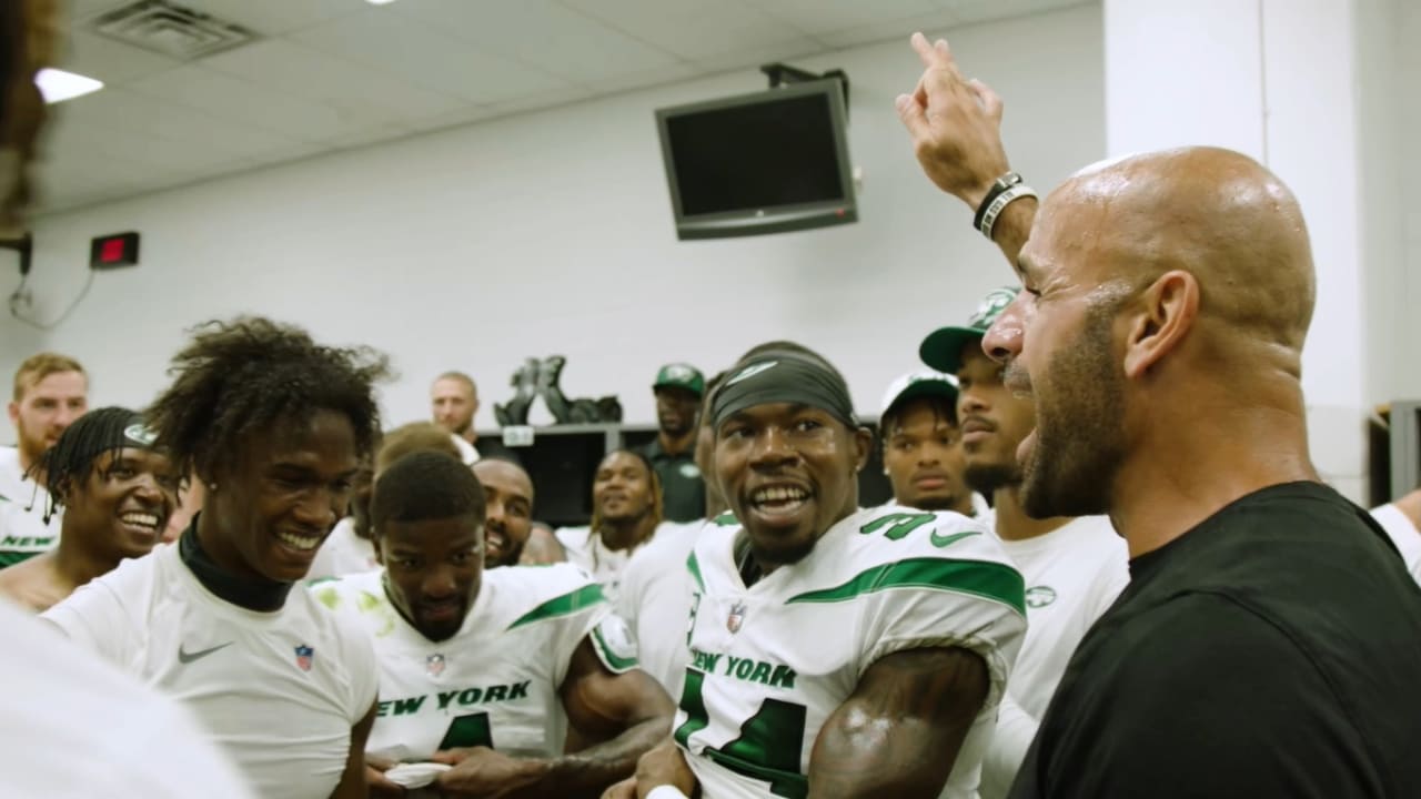 Giants locker room celebration after Jets win 