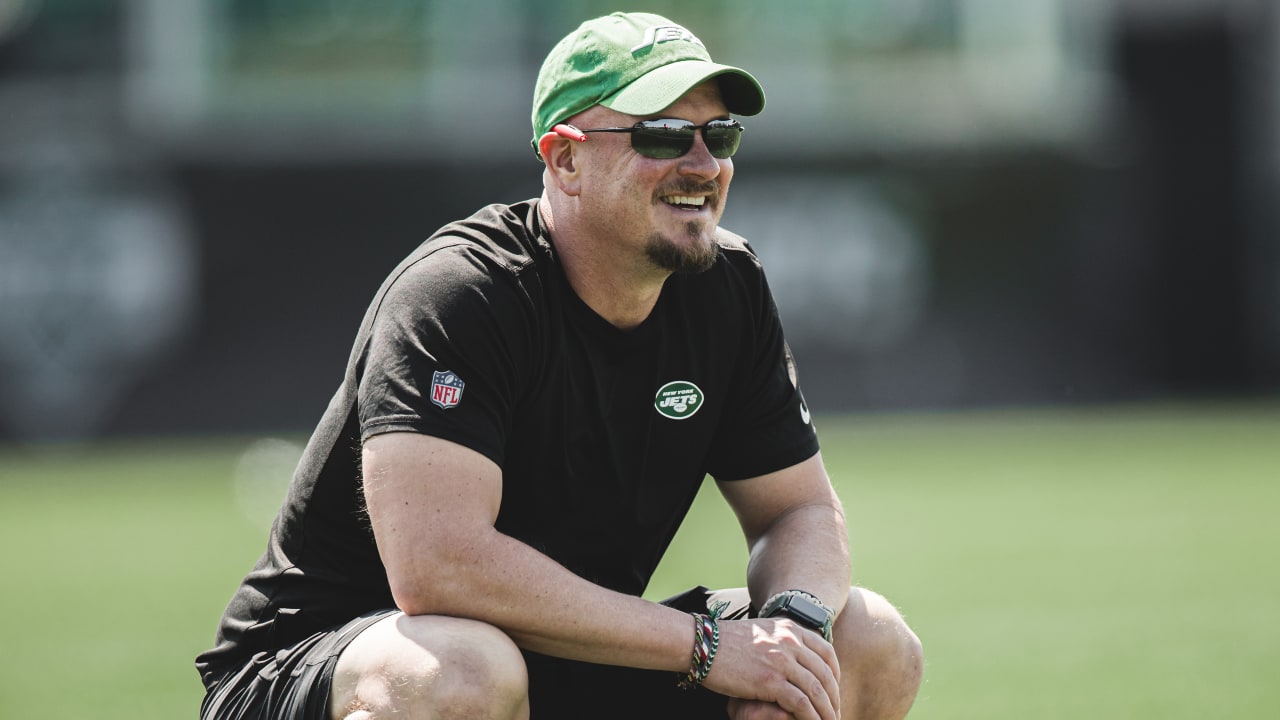 Jets Offensive Coordinator Says He Thinks Aaron Rodgers Will Play for