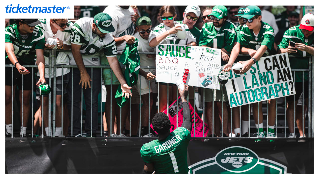 Gallery Jets Fans Pack Training Camp in 2023