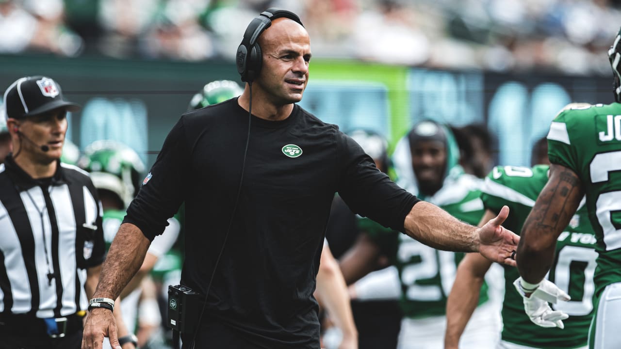 Robert Saleh, Jets staff have up close and personal chance to find