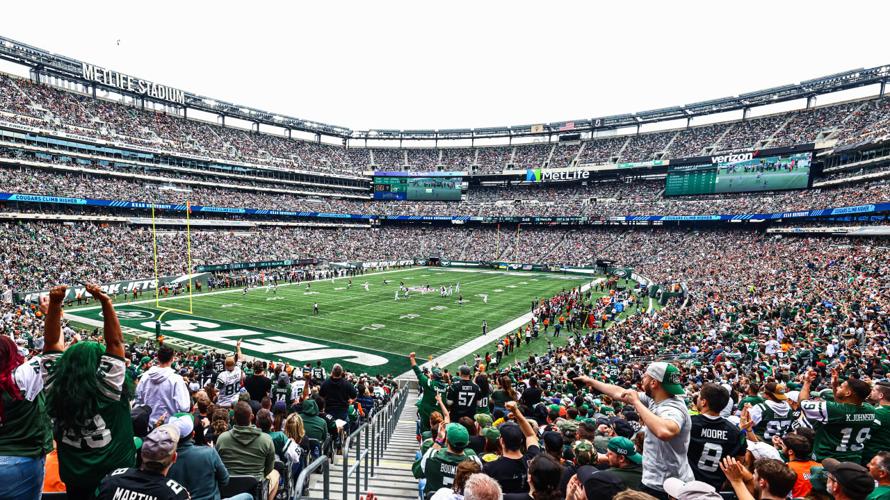 Jets' Matchup with the Patriots Is a Hot Ticket
