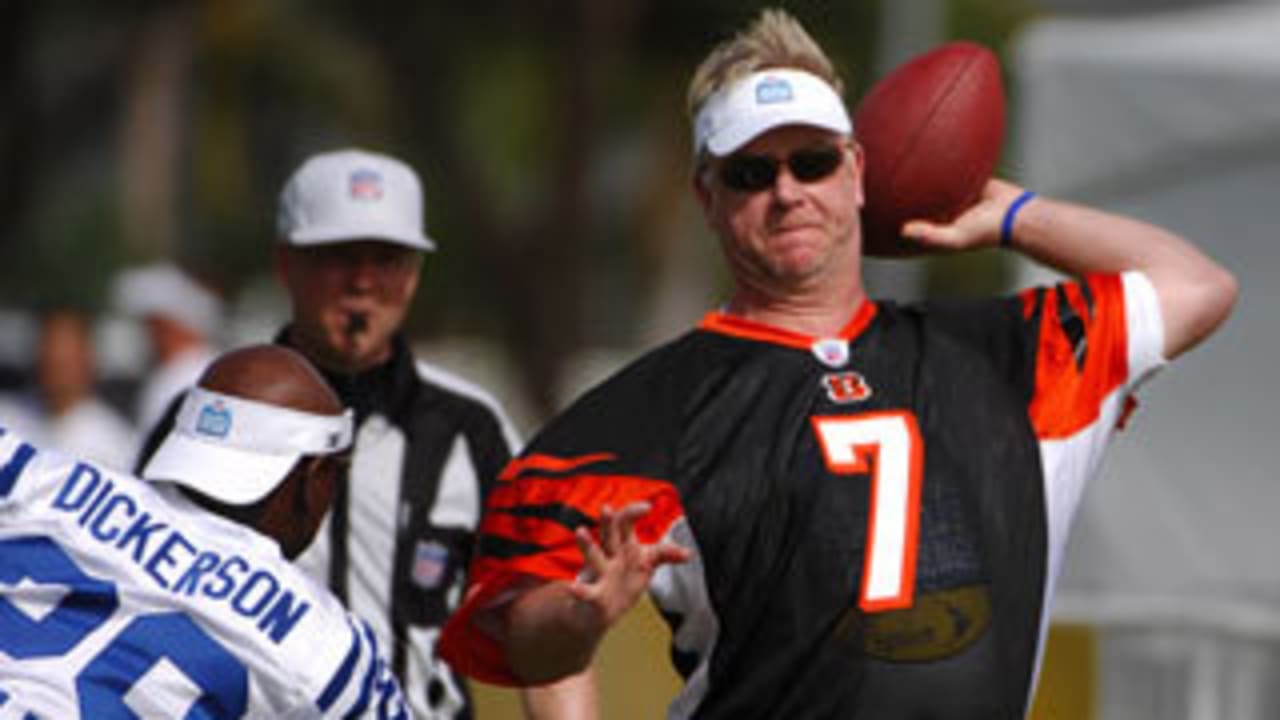 Former Jets QB Boomer Esiason Challenges Zach Wilson Before