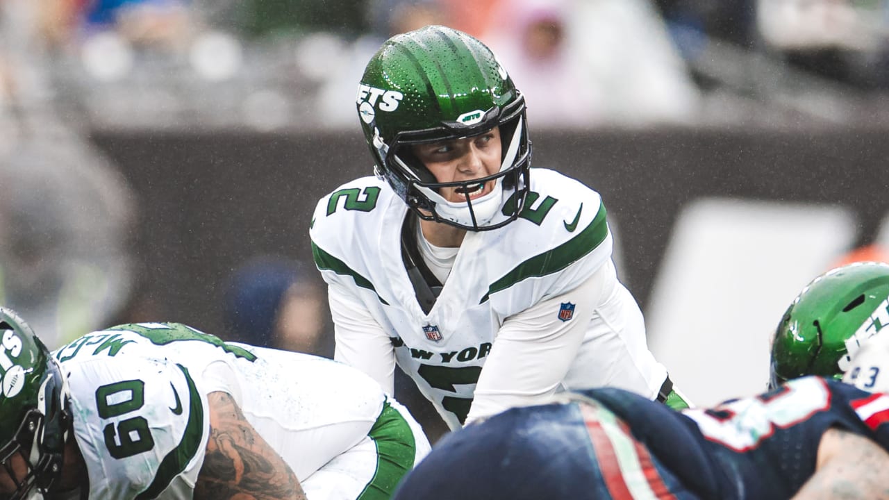 Zach Wilson in a gray Jets uniform looks quite interesting