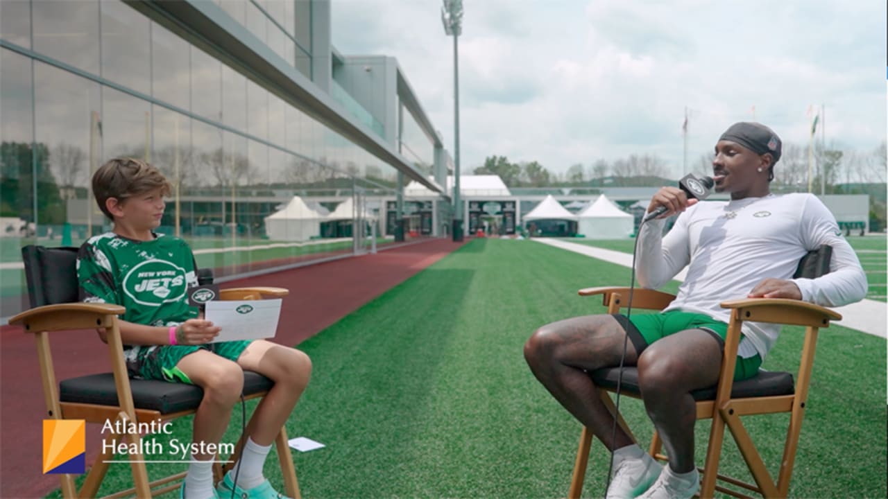 Jets Kid Reporter Interviews WR Mecole Hardman