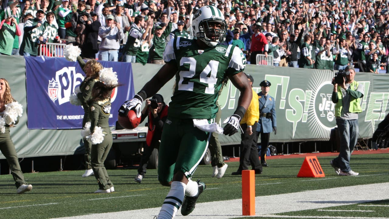 Jets' Revis hangs up on radio host