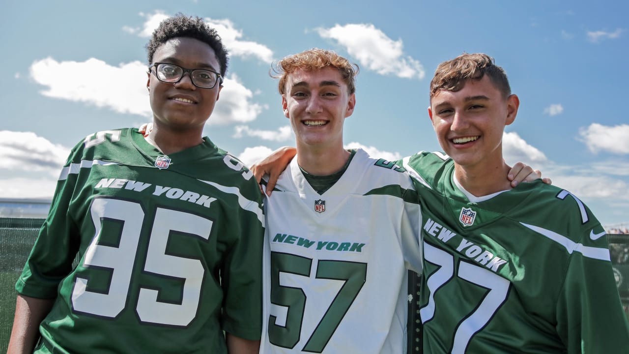 Jets Fans Back to Training Camp
