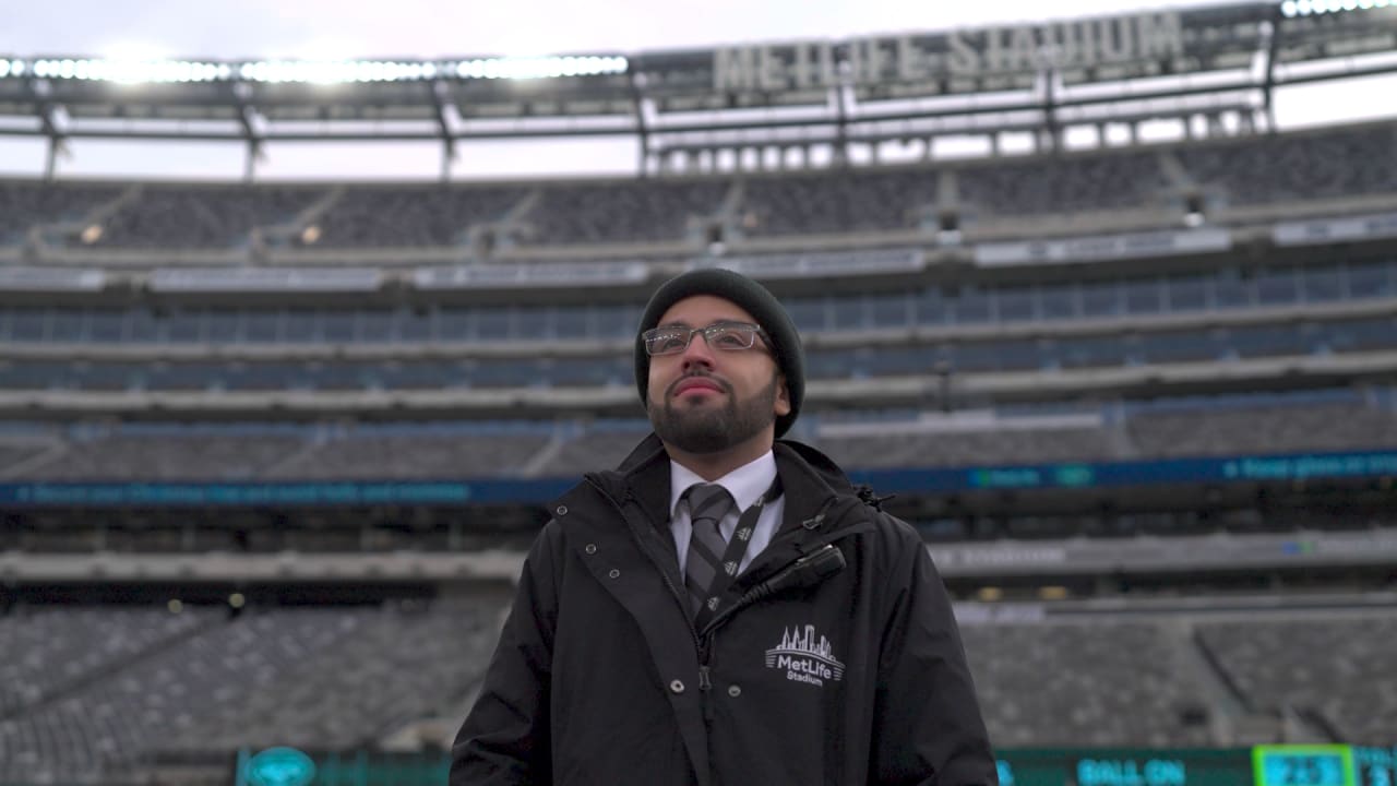 Video Young Jets fan scores touchdown - ABC News