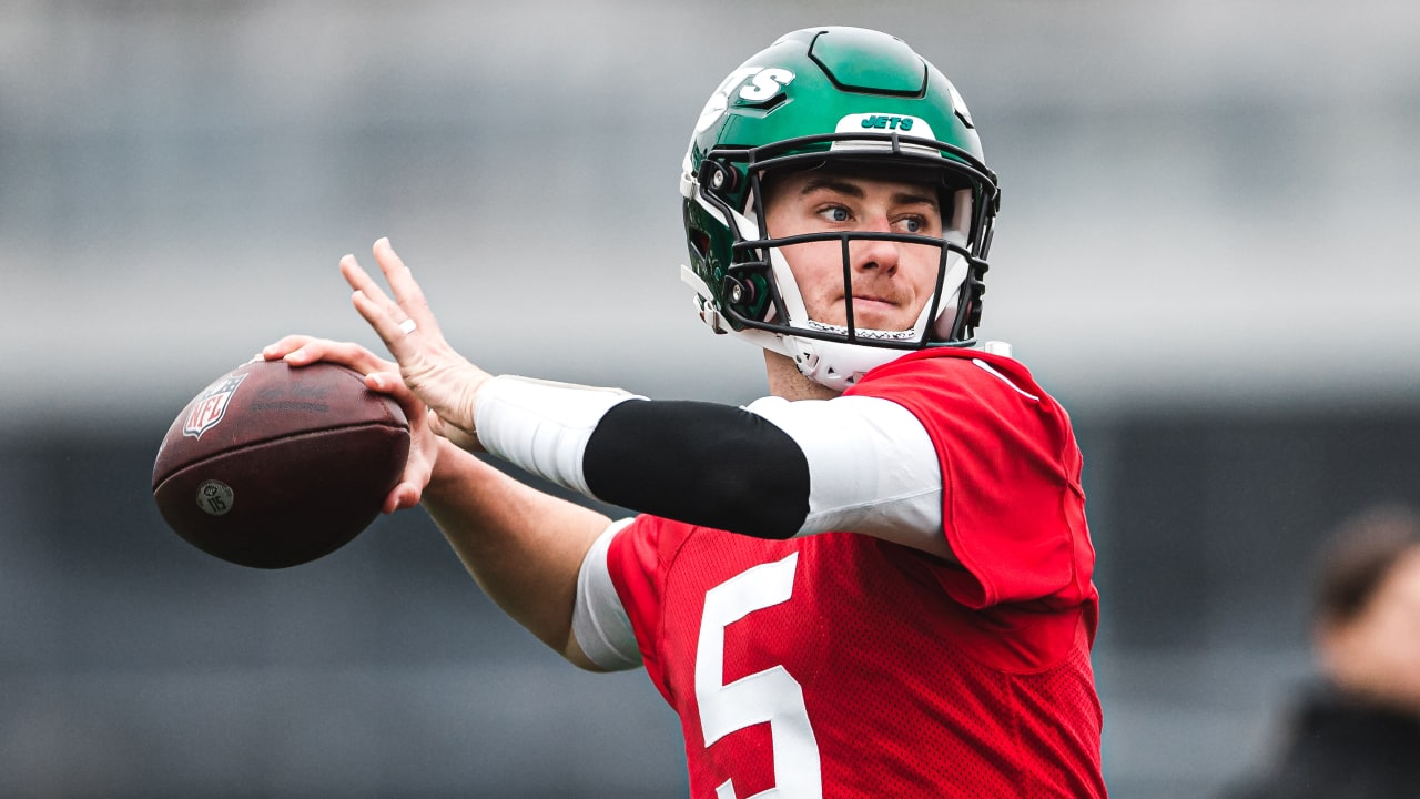 FILE - In this Sunday, Oct. 24, 2021, file photo, New York Jets quarterback  Mike White (5) looks to hand off the ball during an NFL football game  against the New England