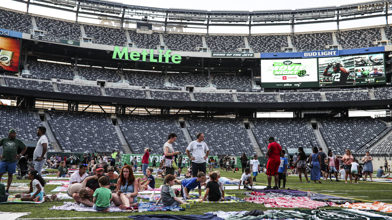 Cruel Mix of Emotions for Jets' Fans at MetLife Stadium - Sports