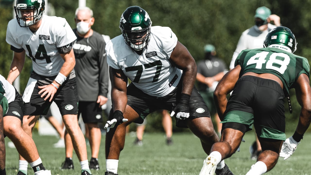 Jets HC Robert Saleh names Mekhi Becton starting right tackle