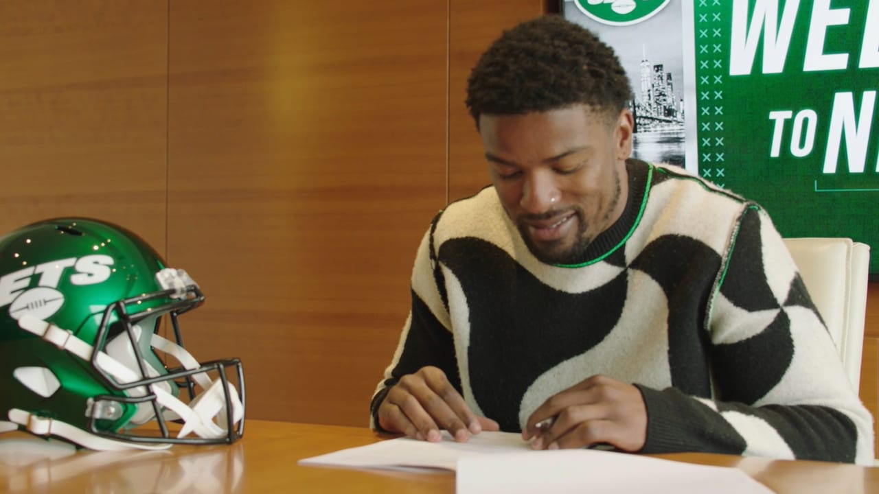 Inside the Signing Room with CB D.J. Reed