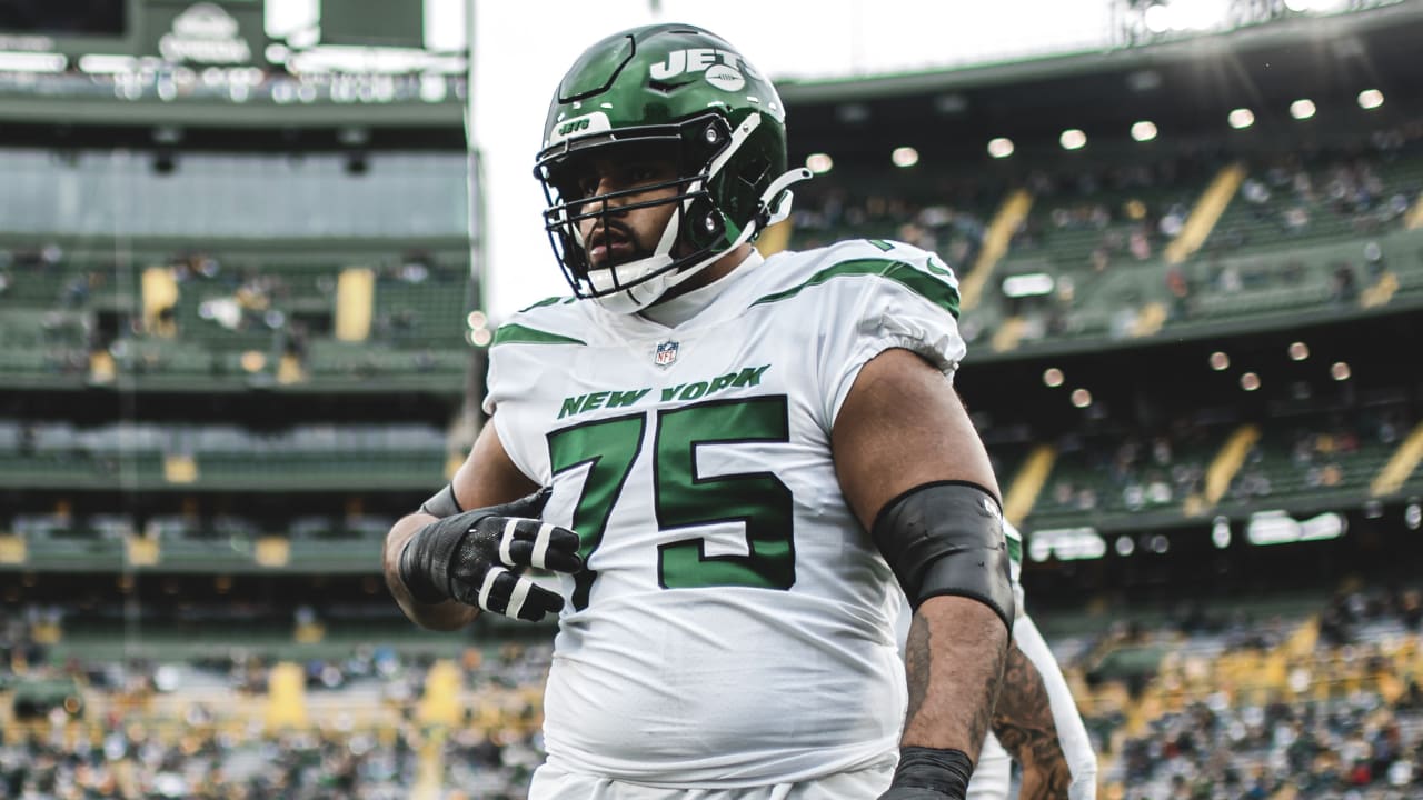 Alijah VeraTucker, Jets’ Versatile OLineman, Sustains Torn Triceps