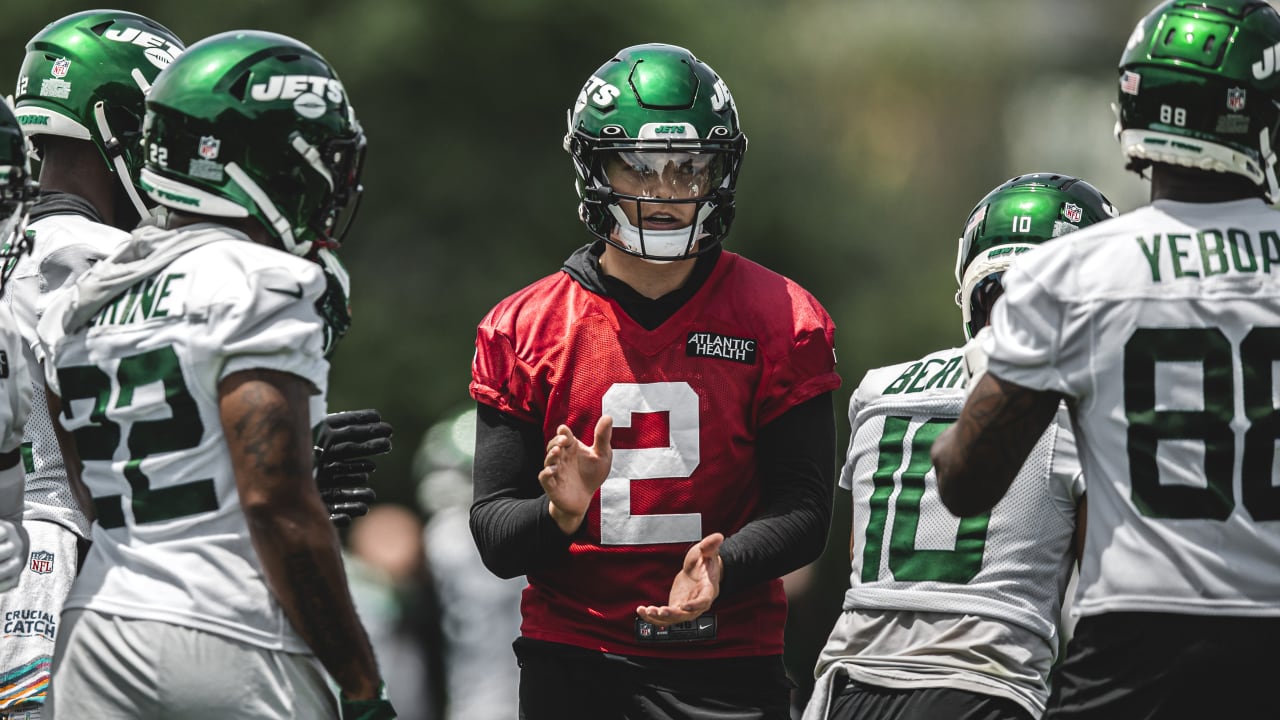 Zach Wilson connected with Elijah Moore ahead of Jets rookie minicamp