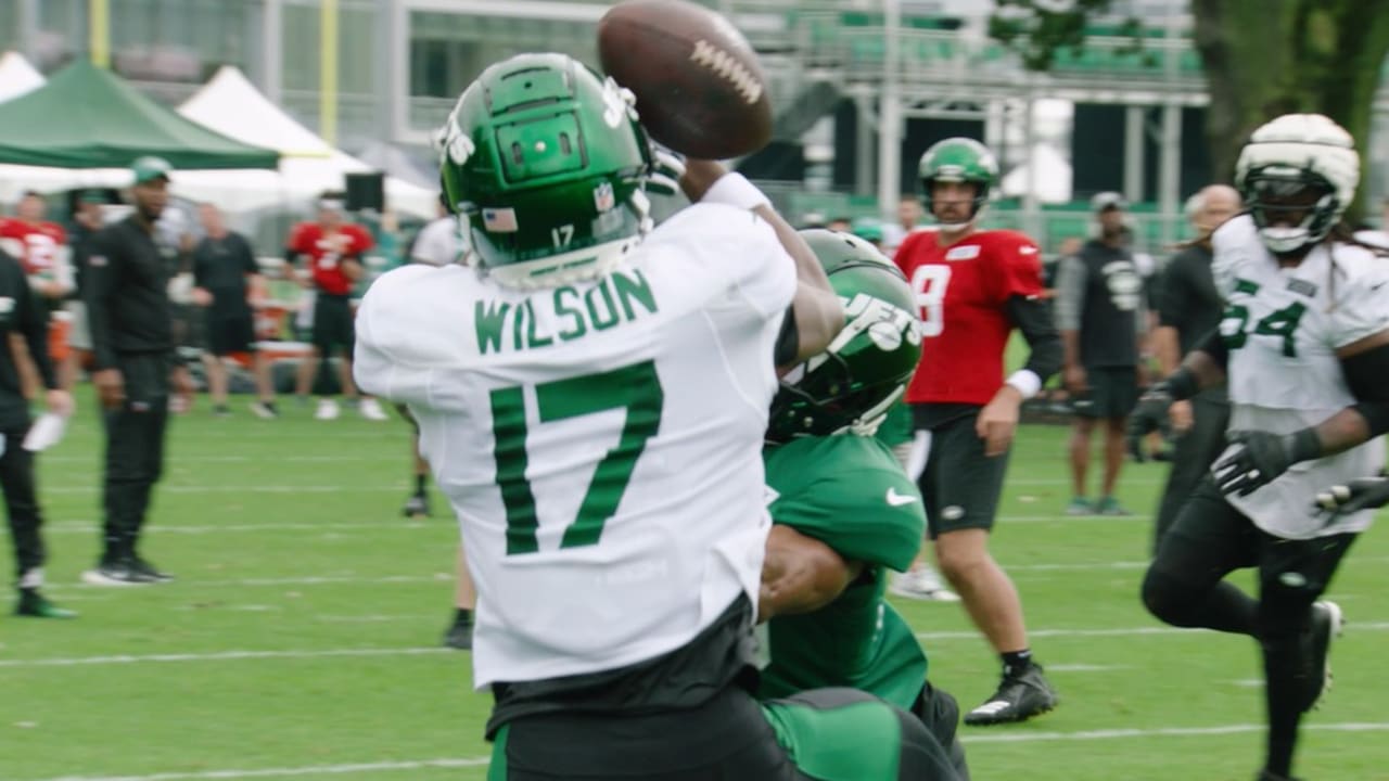 Jets-Bucs Practice Highlight  Aaron Rodgers Fires a Laser to Randall Cobb  Over the Middle