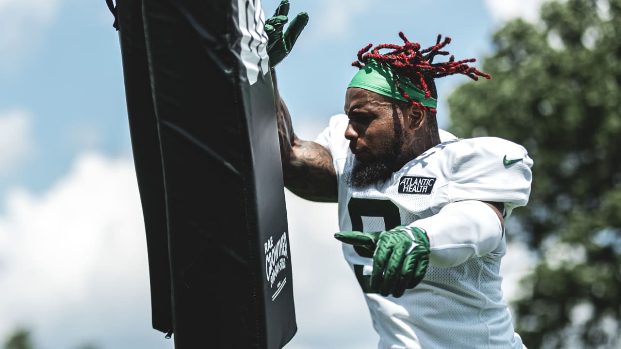 New York Jets linebacker Kwon Alexander (9) during the second half of an  NFL football game, Sunday, Oct. 23, 2022, in Denver. (AP Photo/David  Zalubowski Stock Photo - Alamy