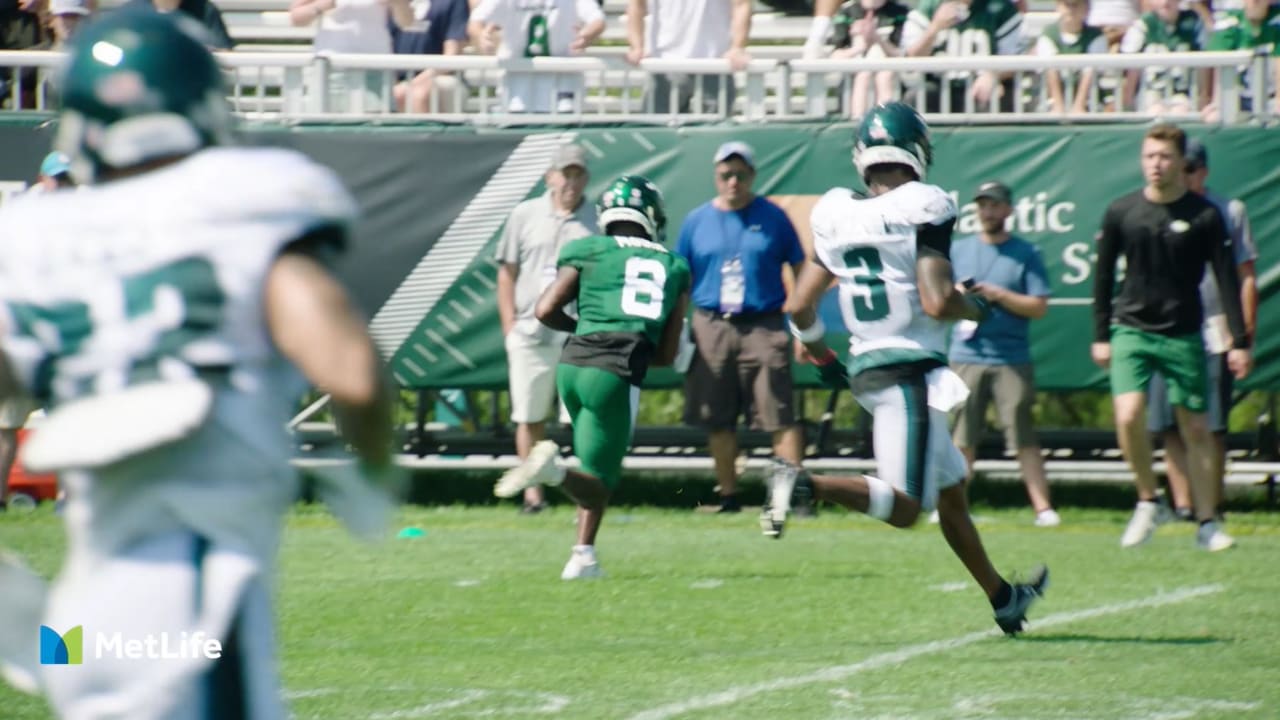 Jets WR Elijah Moore Picks Up Where He Left Off in the Playmaking Dept.