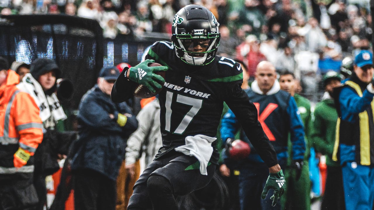 Jets Rumors: 2022 Breakout 'Fighting for' Roster Spot