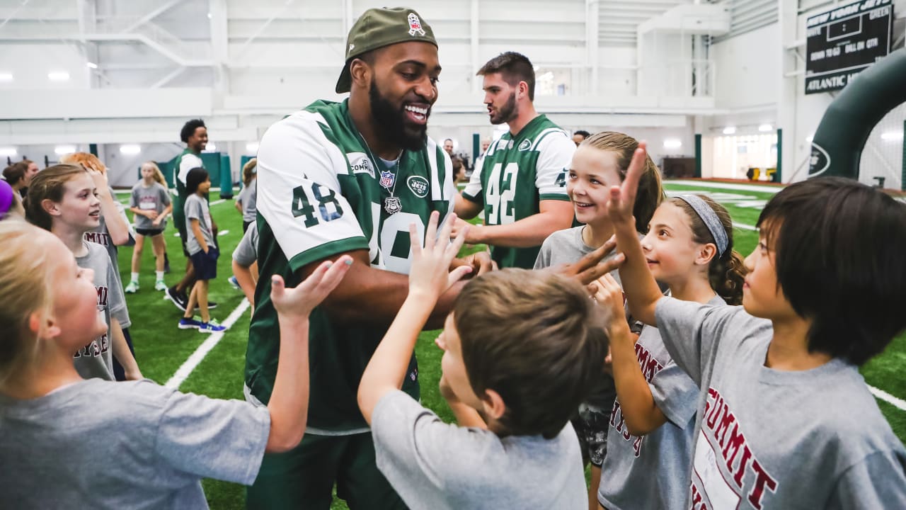 Jets Host LC Johnson Middle School During Play 60 Challenge