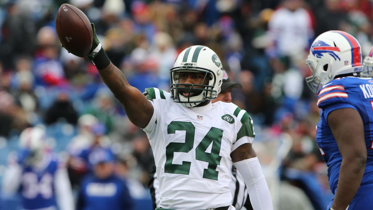 Sauce Gardner pulled up to the Hall of Fame Game in a Darrelle Revis shirt  