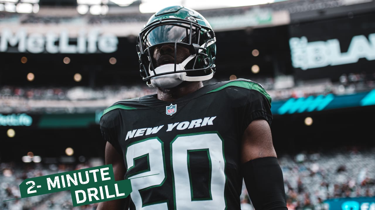 East Rutherford, New Jersey, USA. 8th Sep, 2019. New York Jets inside  linebacker C.J. Mosley (57) and free safety Marcus Maye (20) after a play  in the first half during a NFL