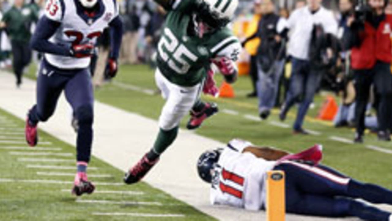 Photo: New York Jets Jeremy Kerley runs after taking a direct snap