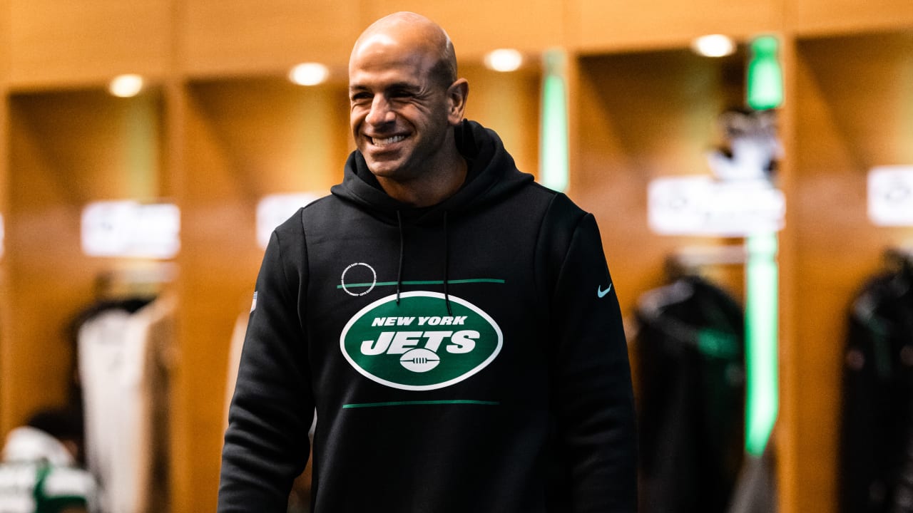 NY Jets coach Robert Saleh wears Hackensack HS shirt before practice