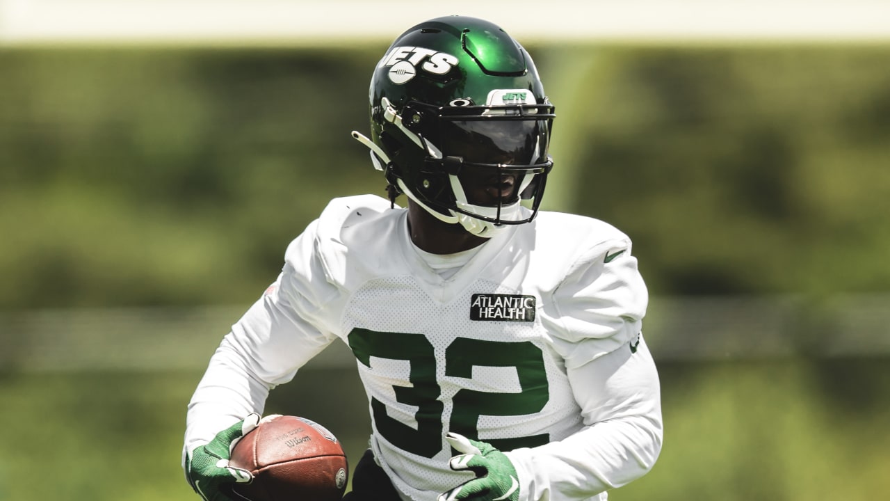 Jets' Rookie RB Breece Hall , AKA Breece the Beast, Taking Pride