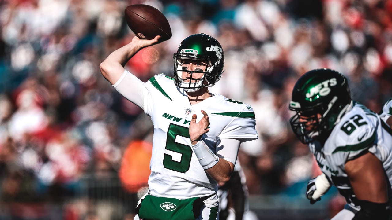 Jets’ Backup QB Mike White Made Best of a Bad Situation Against Patriots