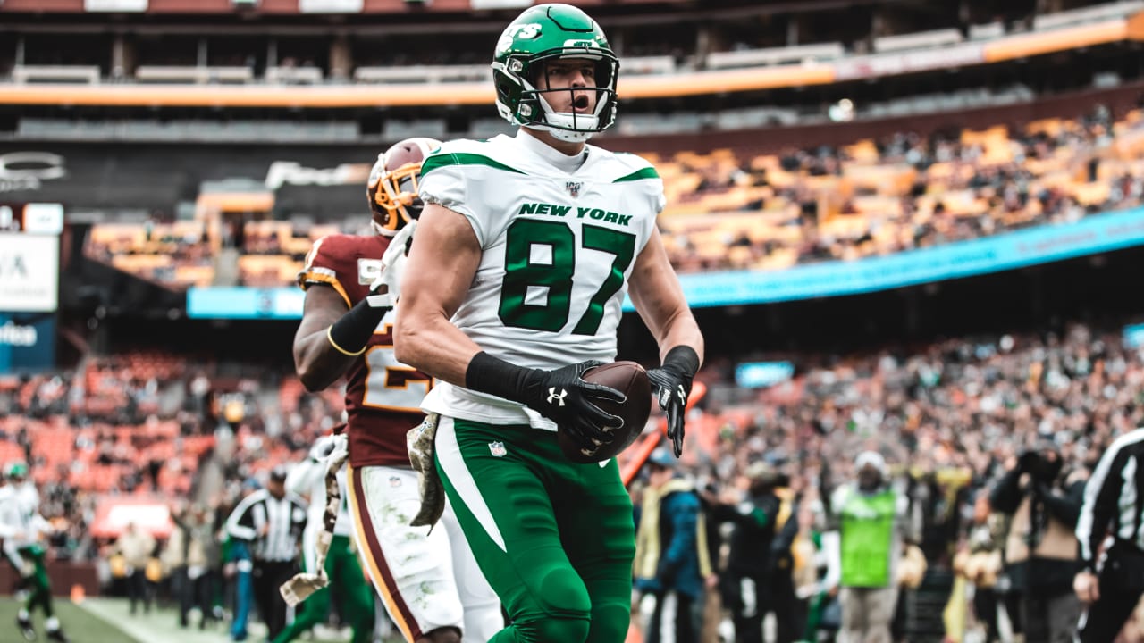 New York Jets tight end Daniel Brown (87) celebrates after an NFL football  game against the Cleveland Browns Sunday, Dec. 27, 2020, in East  Rutherford, N.J. (AP Photo/Corey Sipkin Stock Photo - Alamy