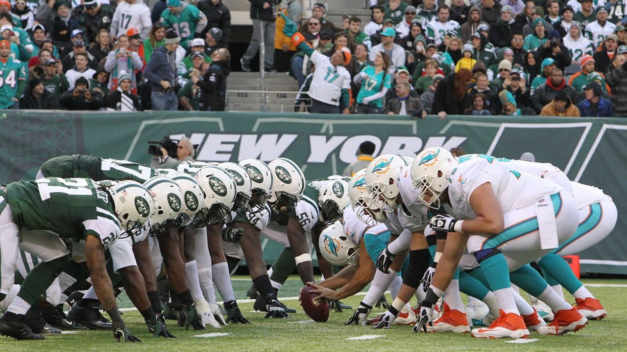 Geno Smith Jets v Dolphins Metlife 2014