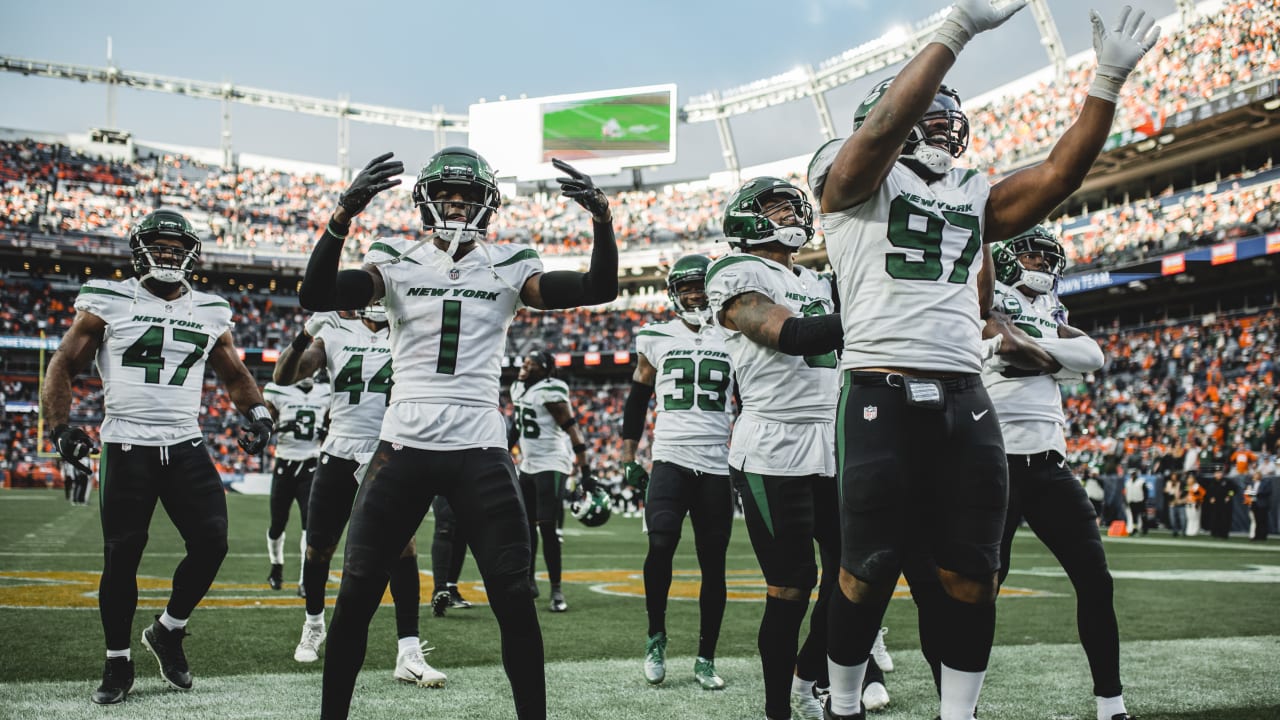 Gallery | Best Postgame Photos Following The Win Over The Broncos In Denver