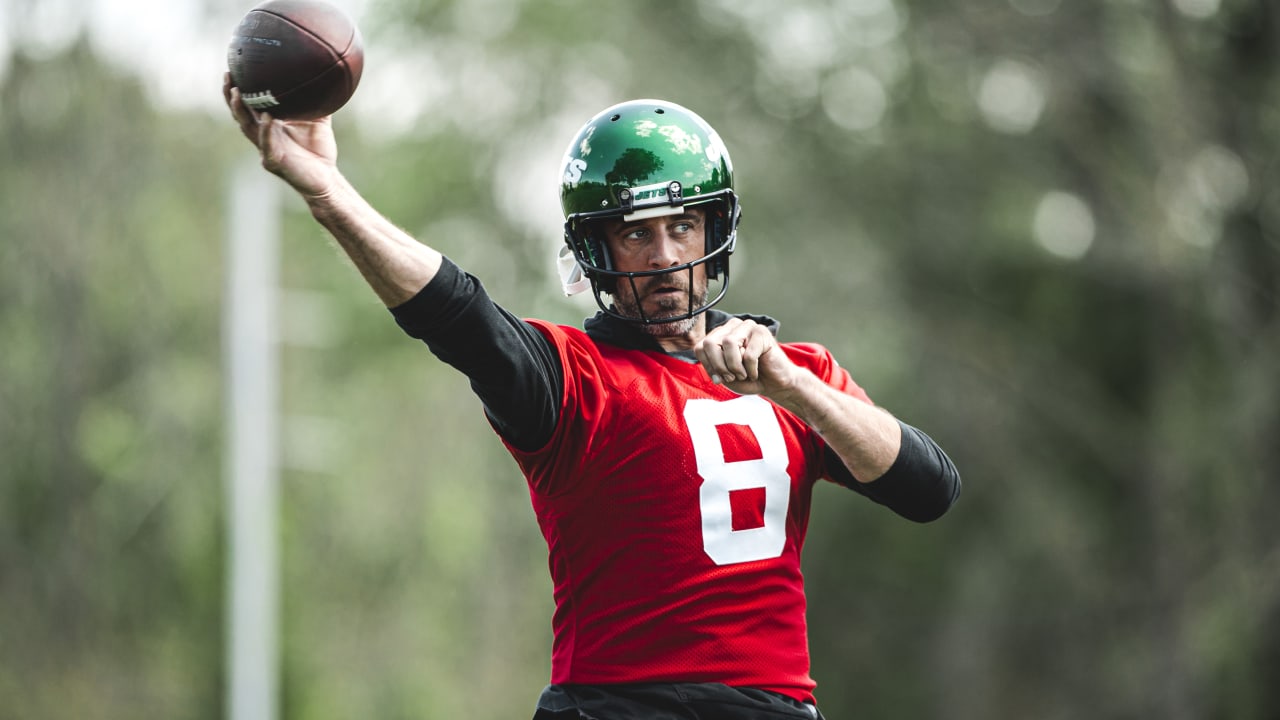 Aaron Rodgers participates in NY Jets OTAs (Video)