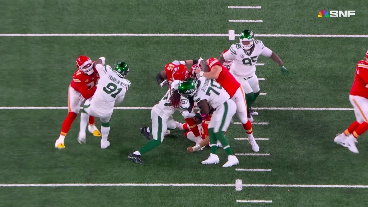 New York Jets linebacker C.J. Mosley snags Jets' second interception of  night vs. Kansas City Chiefs quarterback Patrick Mahomes before halftime