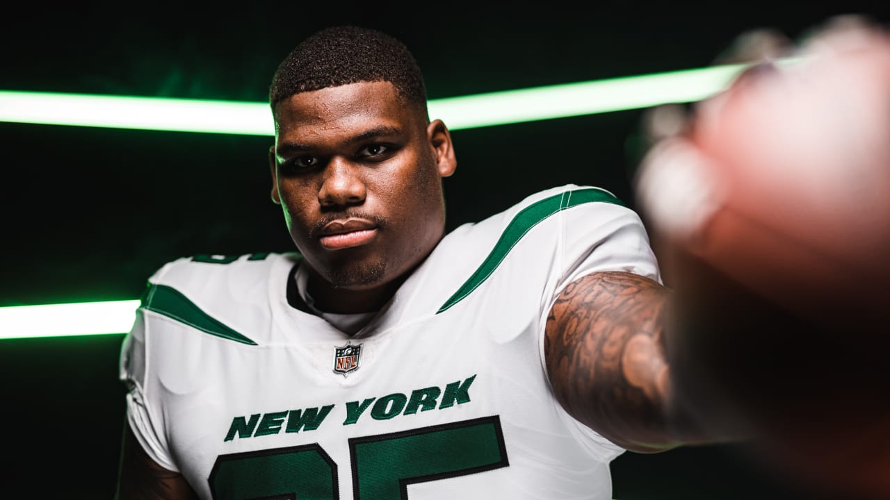 Jets DL Quinnen Williams Takes Shot at Team During 49ers-Eagles