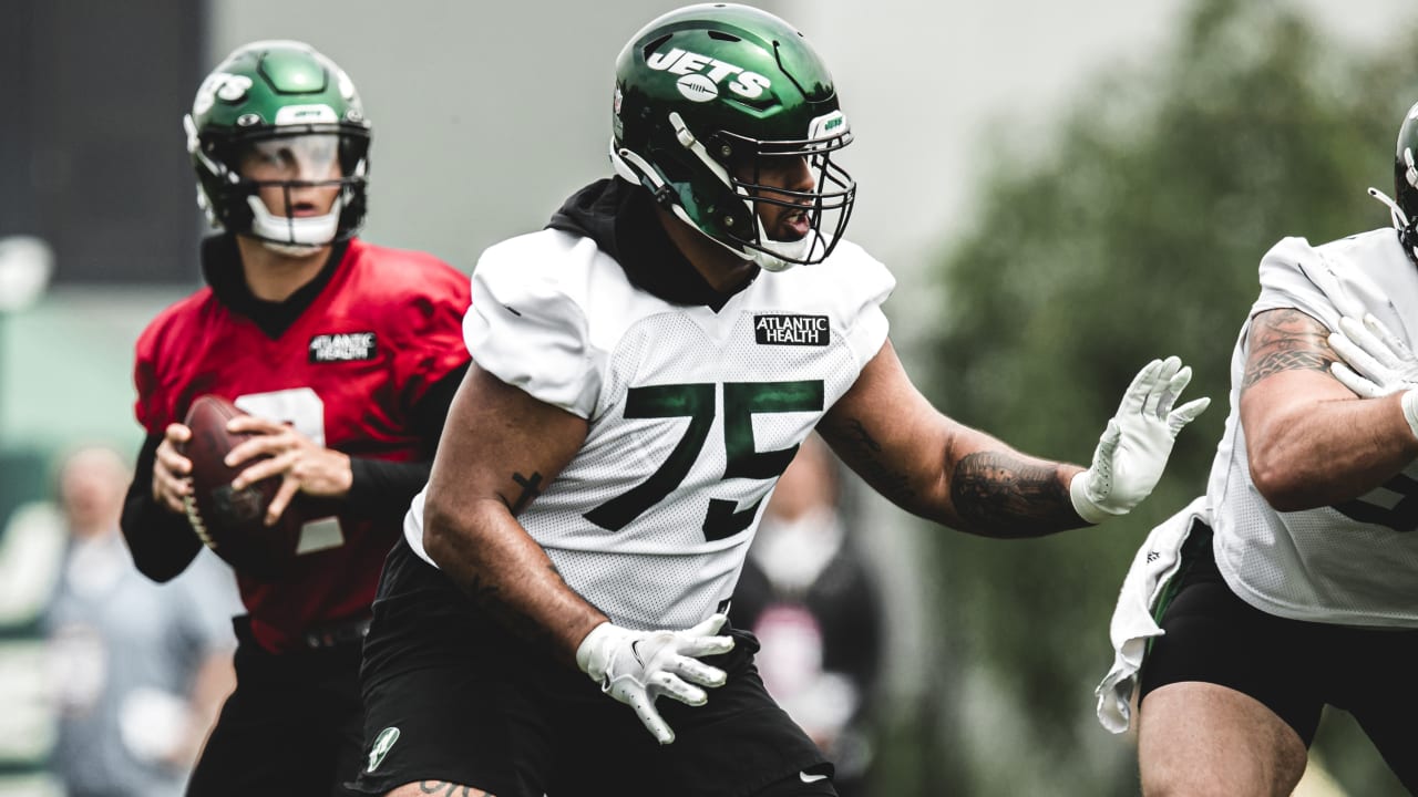 Jets optimism and concern: Alijah Vera-Tucker comes to rescue at left  tackle - The Athletic