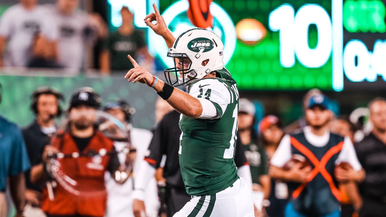 New York Jets - Ty rockin' the Leon Washington jersey 