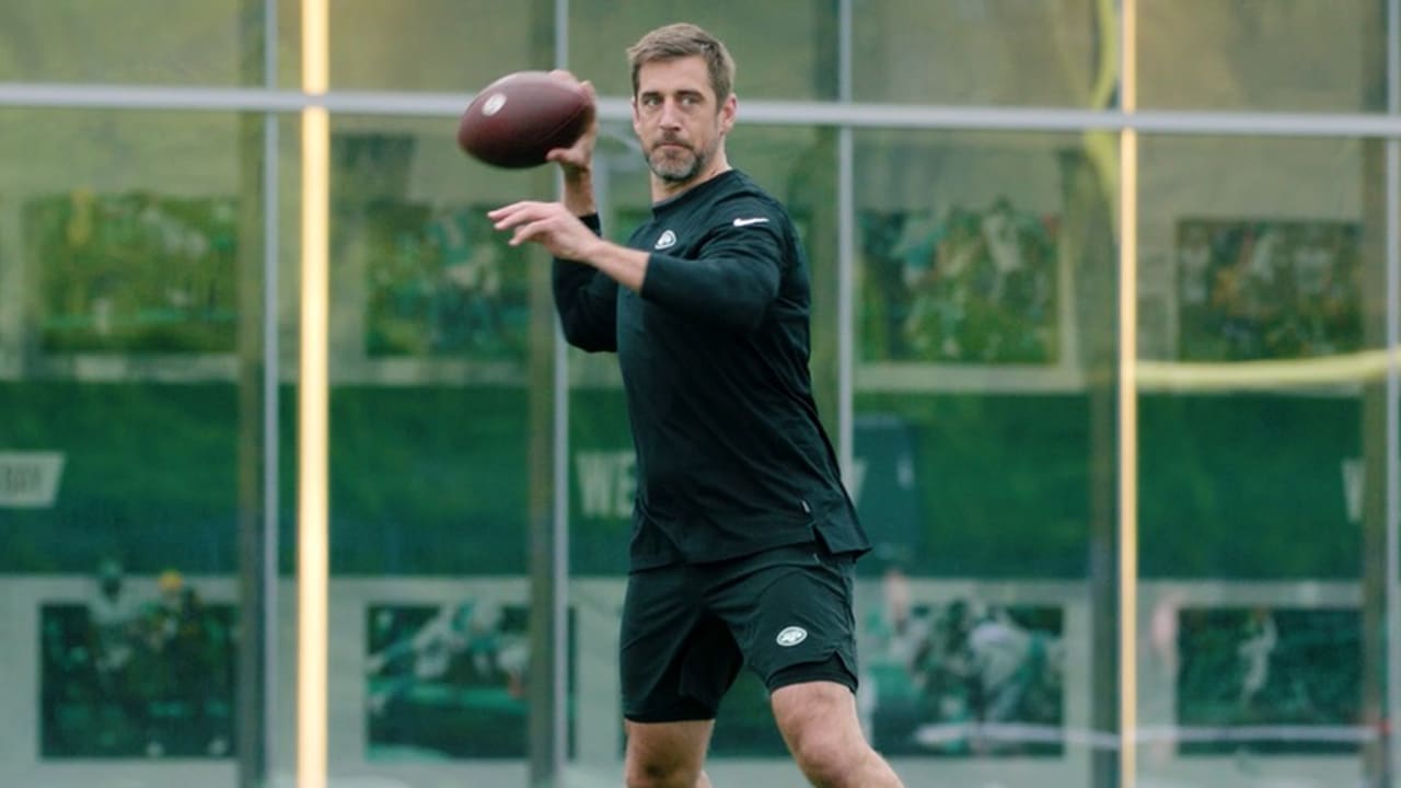 Highlight Aaron Rodgers to Allen Lazard During His First Workout