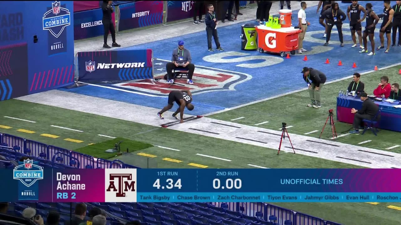RB Devon Achane (Texas A&M) Runs a 4.32Second 40Yard Dash at the 2023