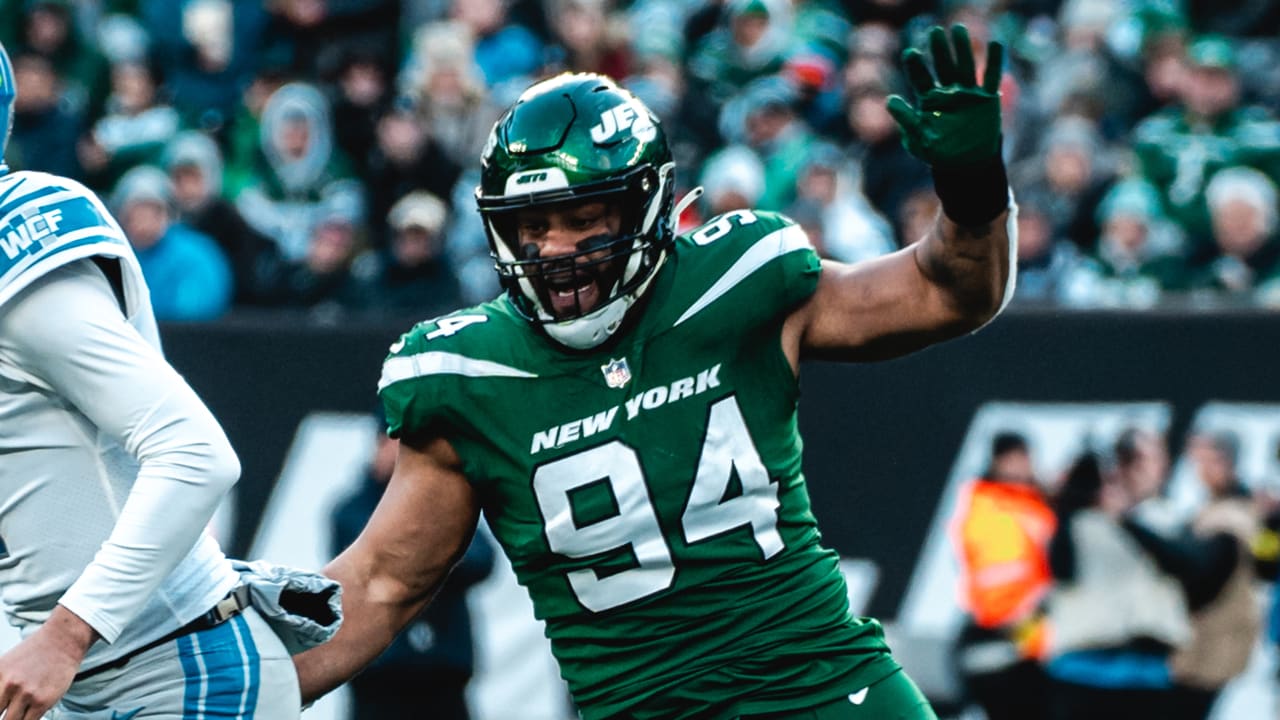 New York Jets defensive end Solomon Thomas (94) waits with