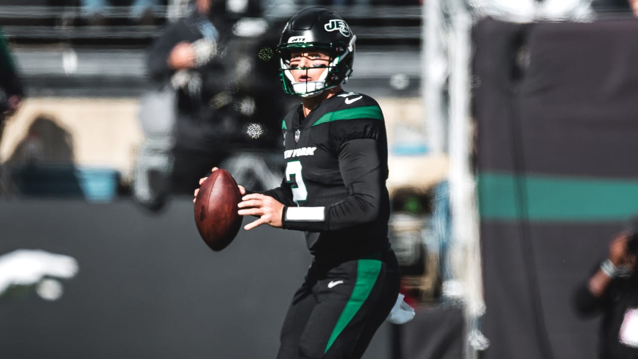 Jets Notebook  QB Zach Wilson Earns High Marks From His Teammates