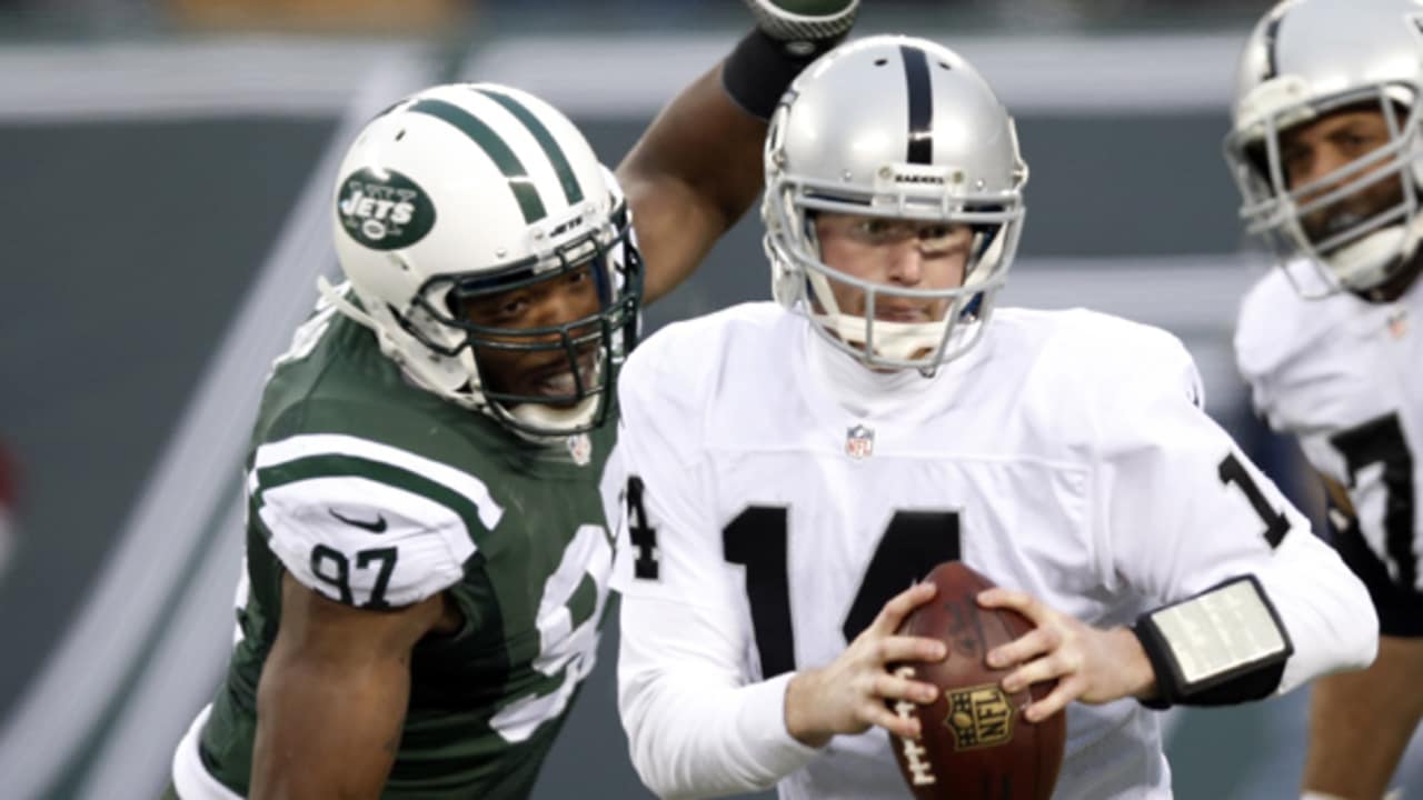 LB Calvin Pace Re-Signs with Jets