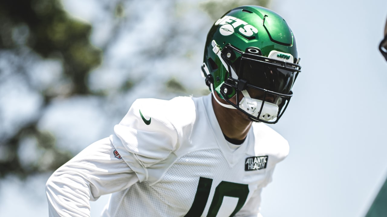 Jul 22, 2023; Florham Park, NJ, USA; New York Jets wide receiver Allen Lazard (10) catches a pass during the New York Jets Training Camp at Atlantic Health Jets Training Center. Mandatory Credit: Vincent Carchietta-USA TODAY Sports (NFL)