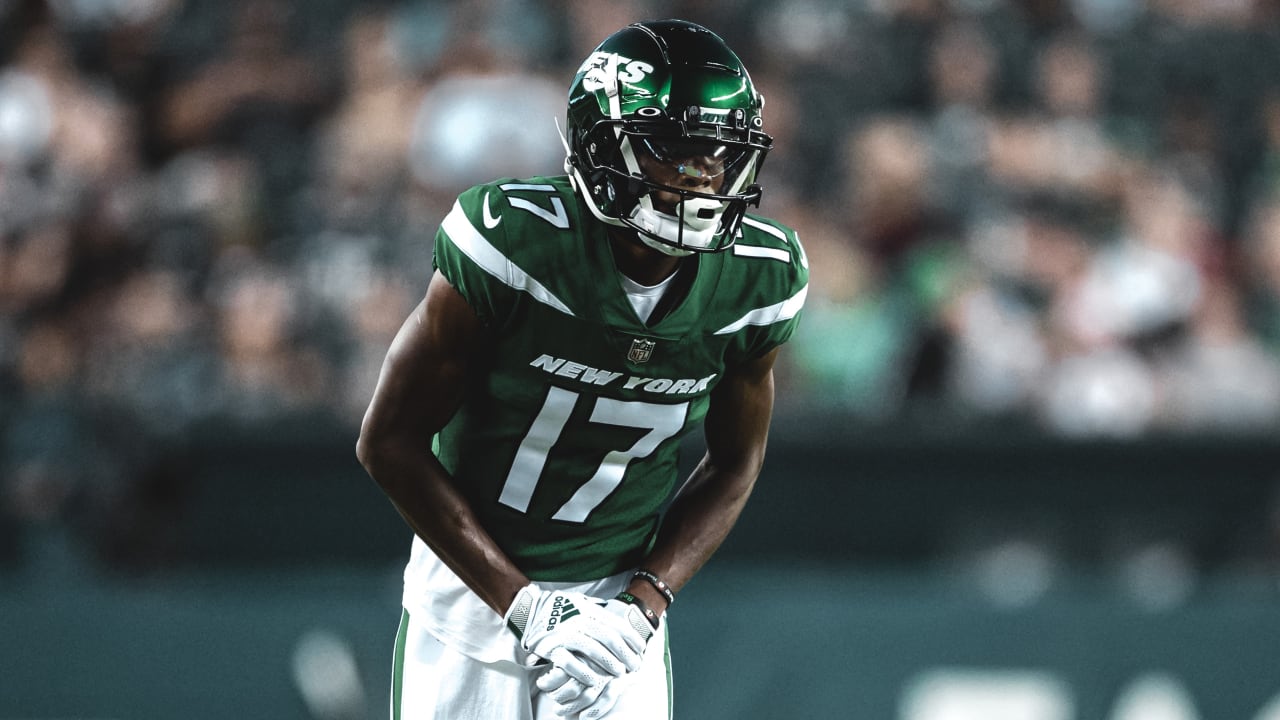 Laveranues Coles on Jets Young WRs: 'They Don't Look Like Fish Out
