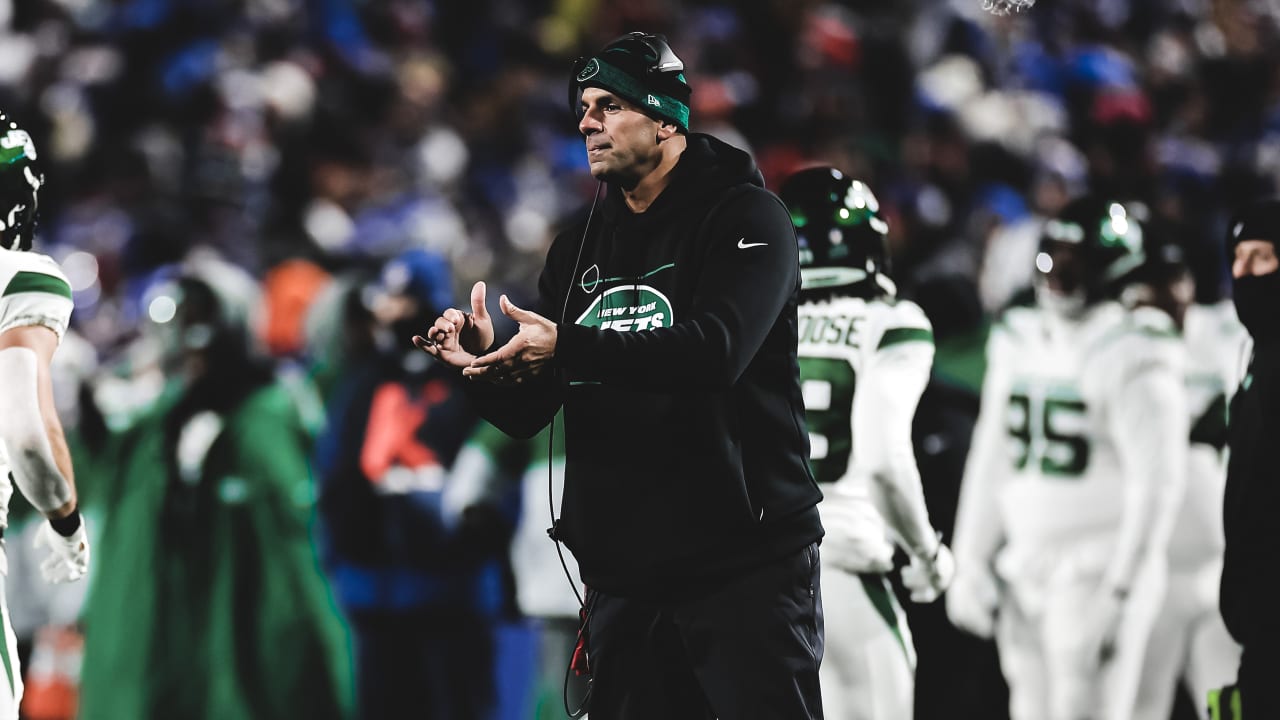 Robert Saleh: 'Tough Sledding' vs. Bills but 'Very Encouraging' Progress  This Season