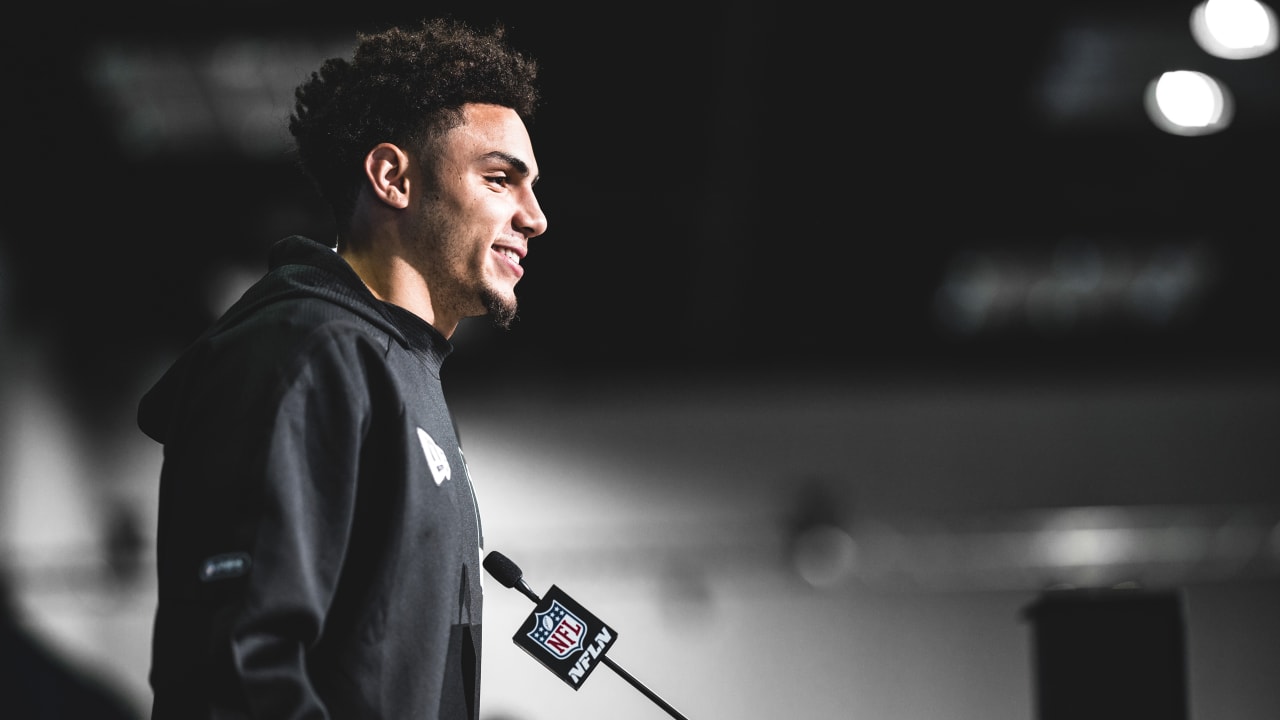 NFL Combine Notebook | WR Drake London Has a Big Twin in Jets OL Alijah Vera-Tucker
