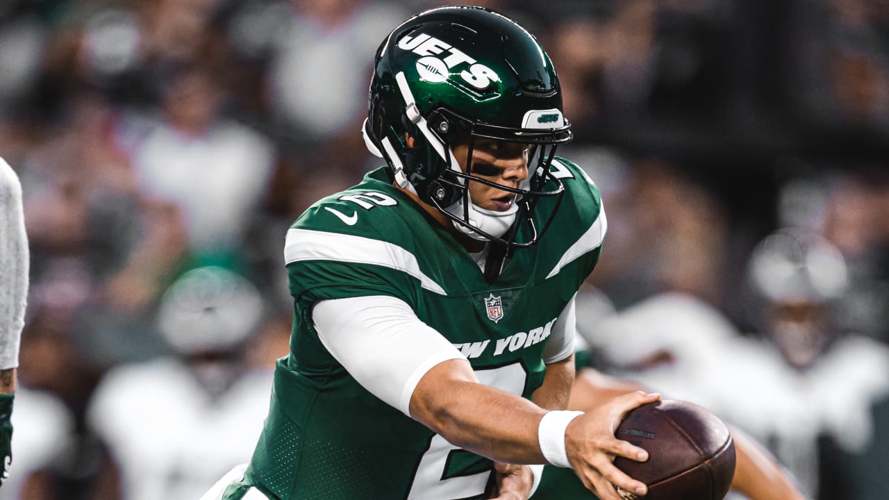 Jets QB Wilson injures knee in preseason win against Eagles