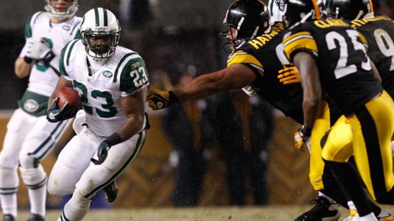 02 January 2011: New York Jets linebacker Jason Taylor (99) as the New York  Jets play the Buffalo Bills at the New Meadowlands Stadium in East  Rutherford, New Jersey. The Jets defeated